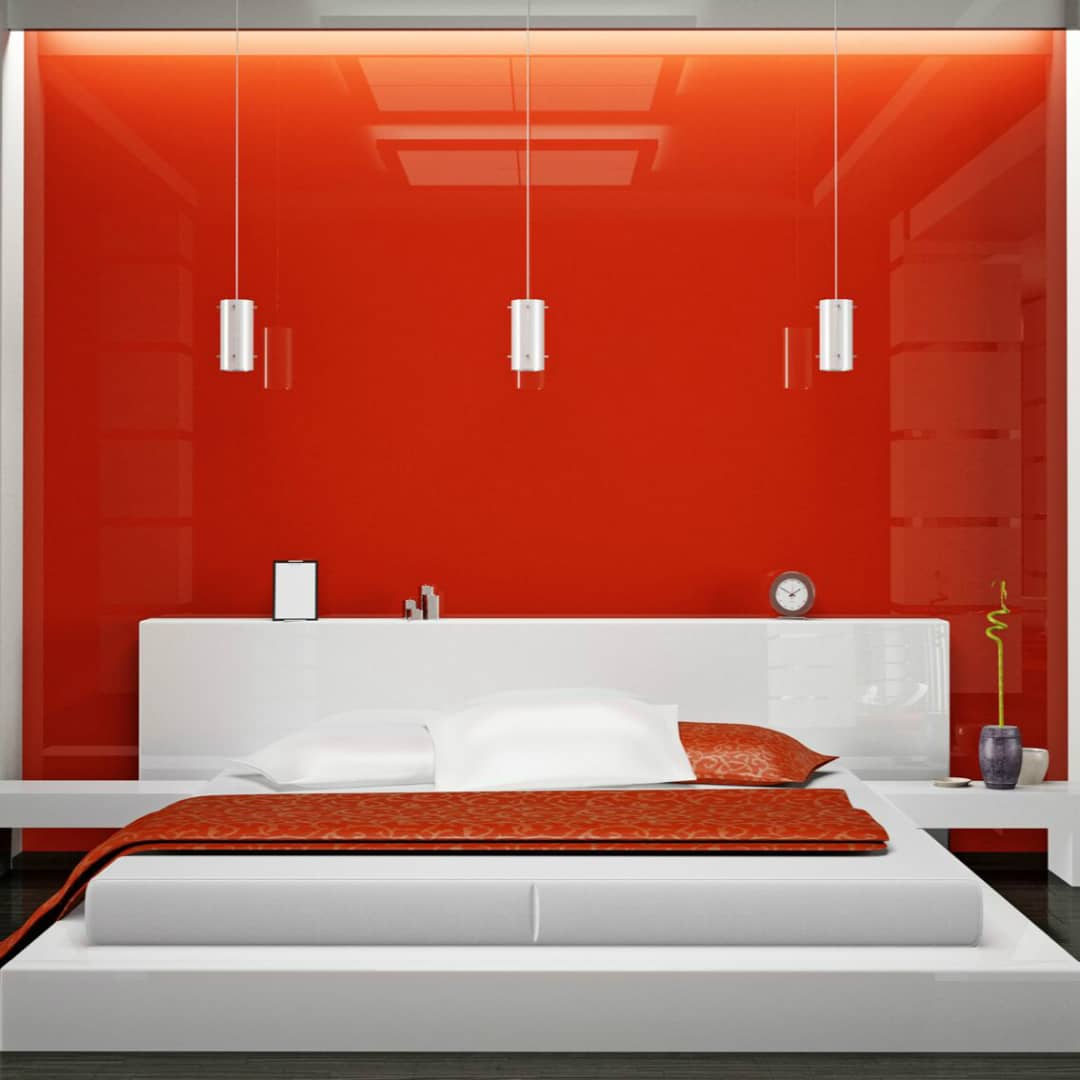 یک اتاق خواب زیبا و جذاب با شیشه های لاکوبل رنگی 